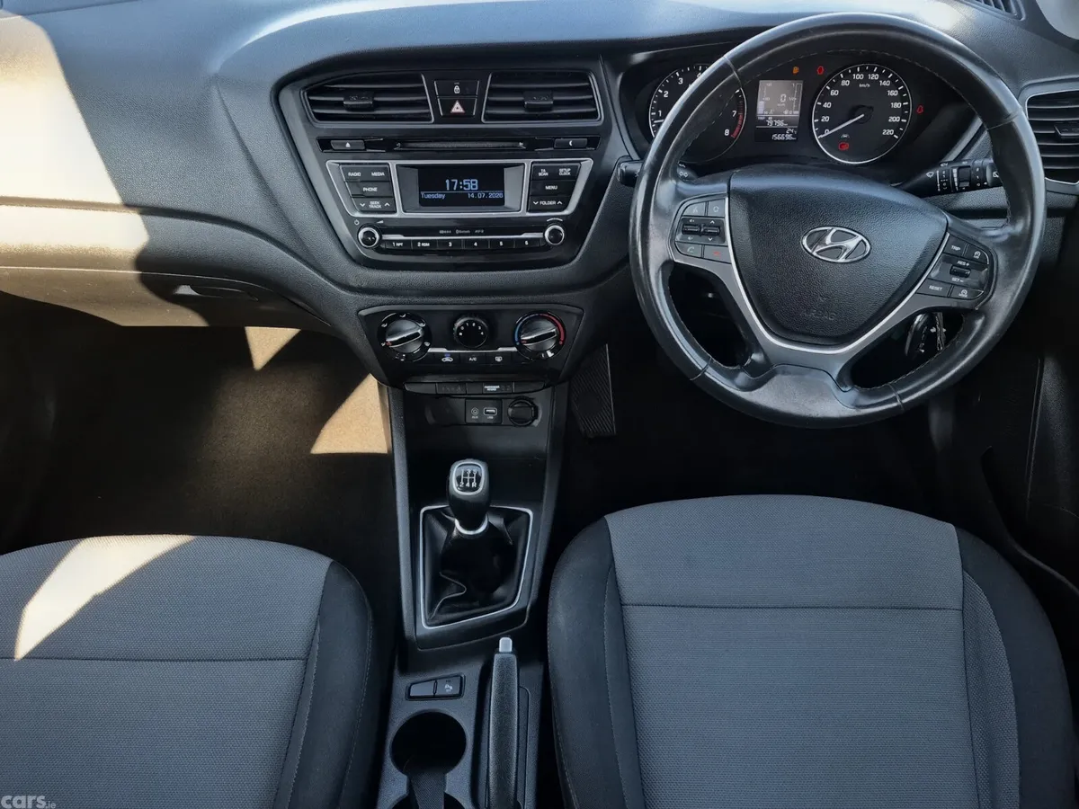 Hyundai i20 Hatchback, Petrol, 2017, Grey