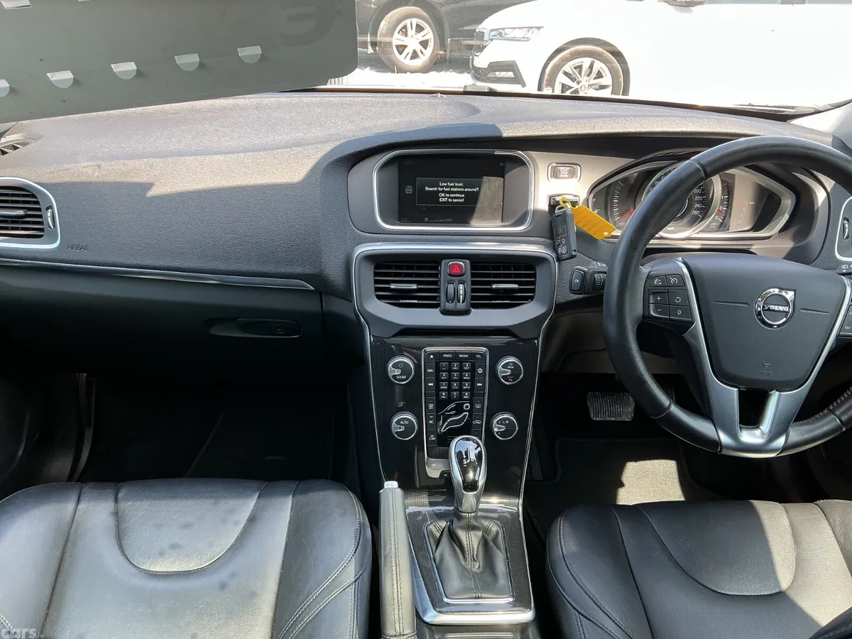 Volvo V40 Hatchback, Diesel, 2017, Grey