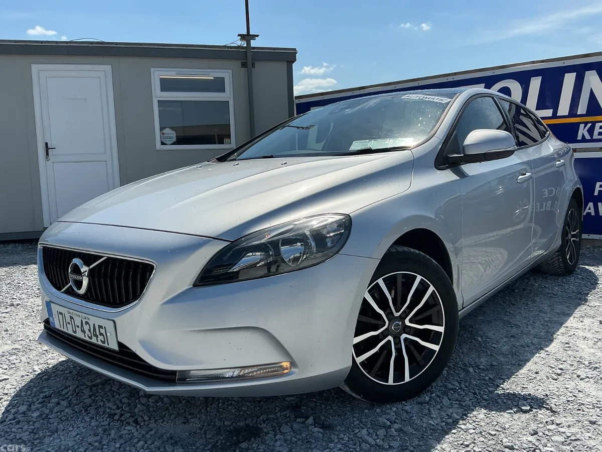 Volvo V40 Hatchback, Diesel, 2017, Grey