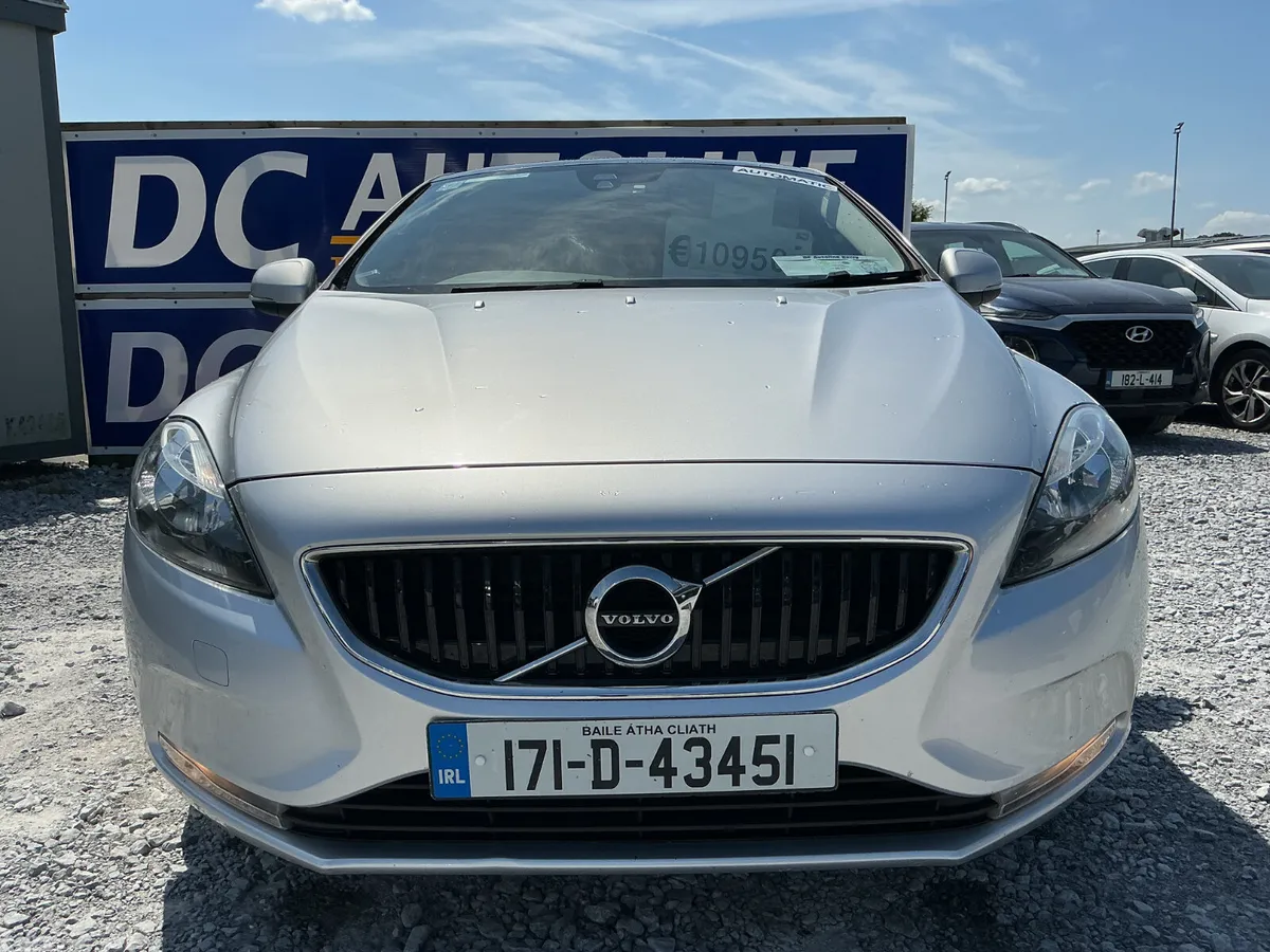 Volvo V40 Hatchback, Diesel, 2017, Grey