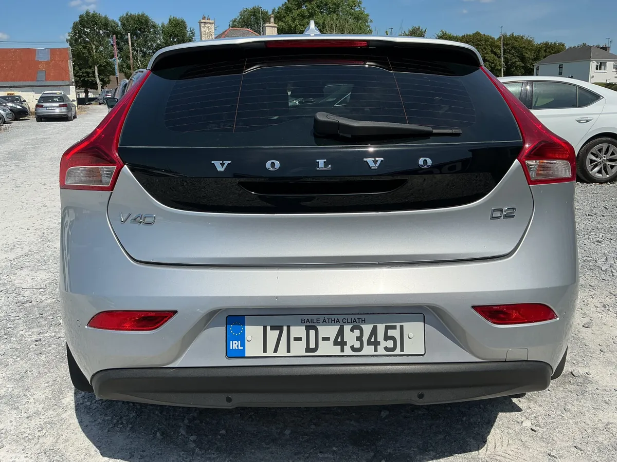 Volvo V40 Hatchback, Diesel, 2017, Grey
