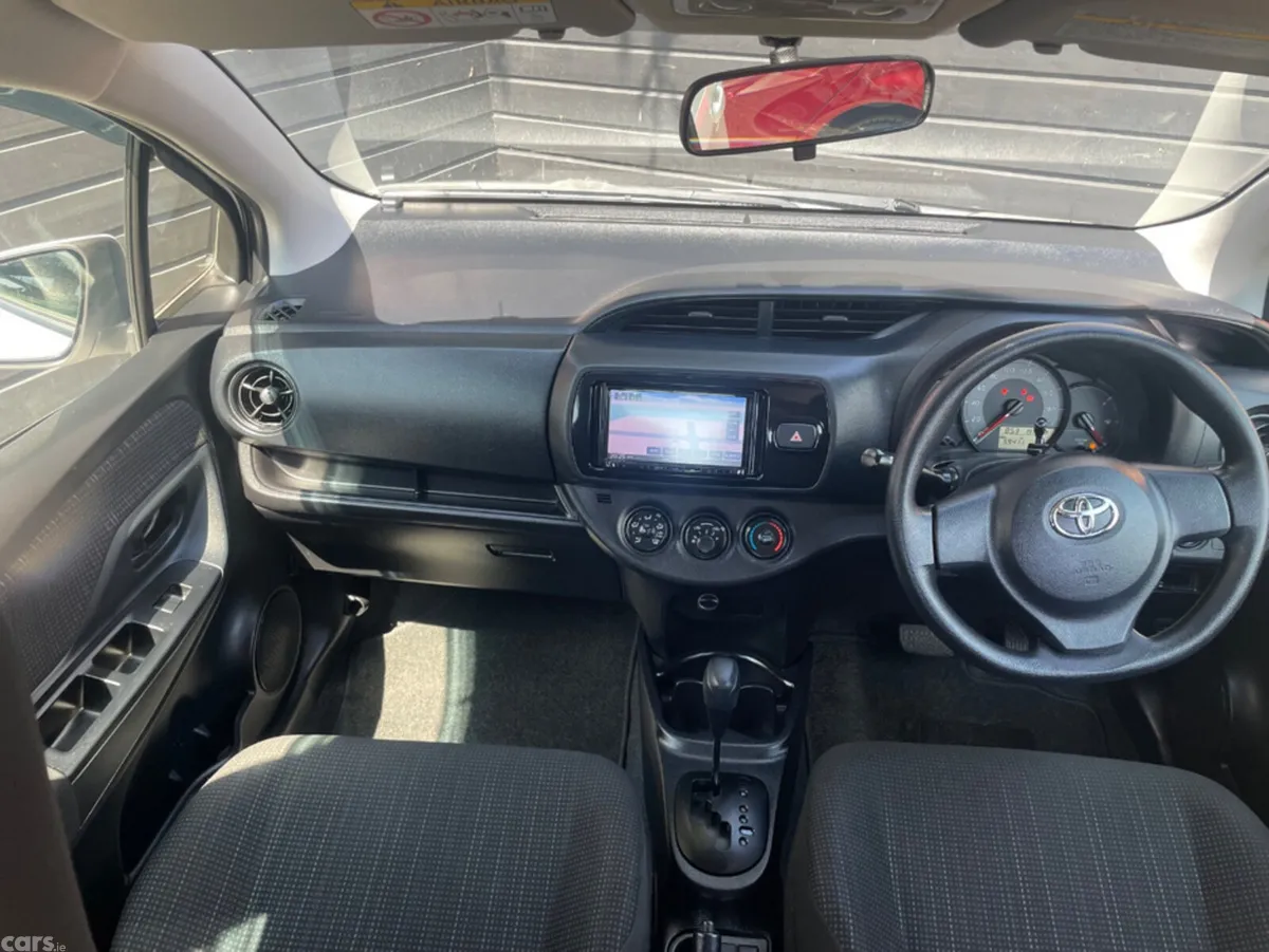 Toyota Yaris Hatchback, Petrol, 2018, White