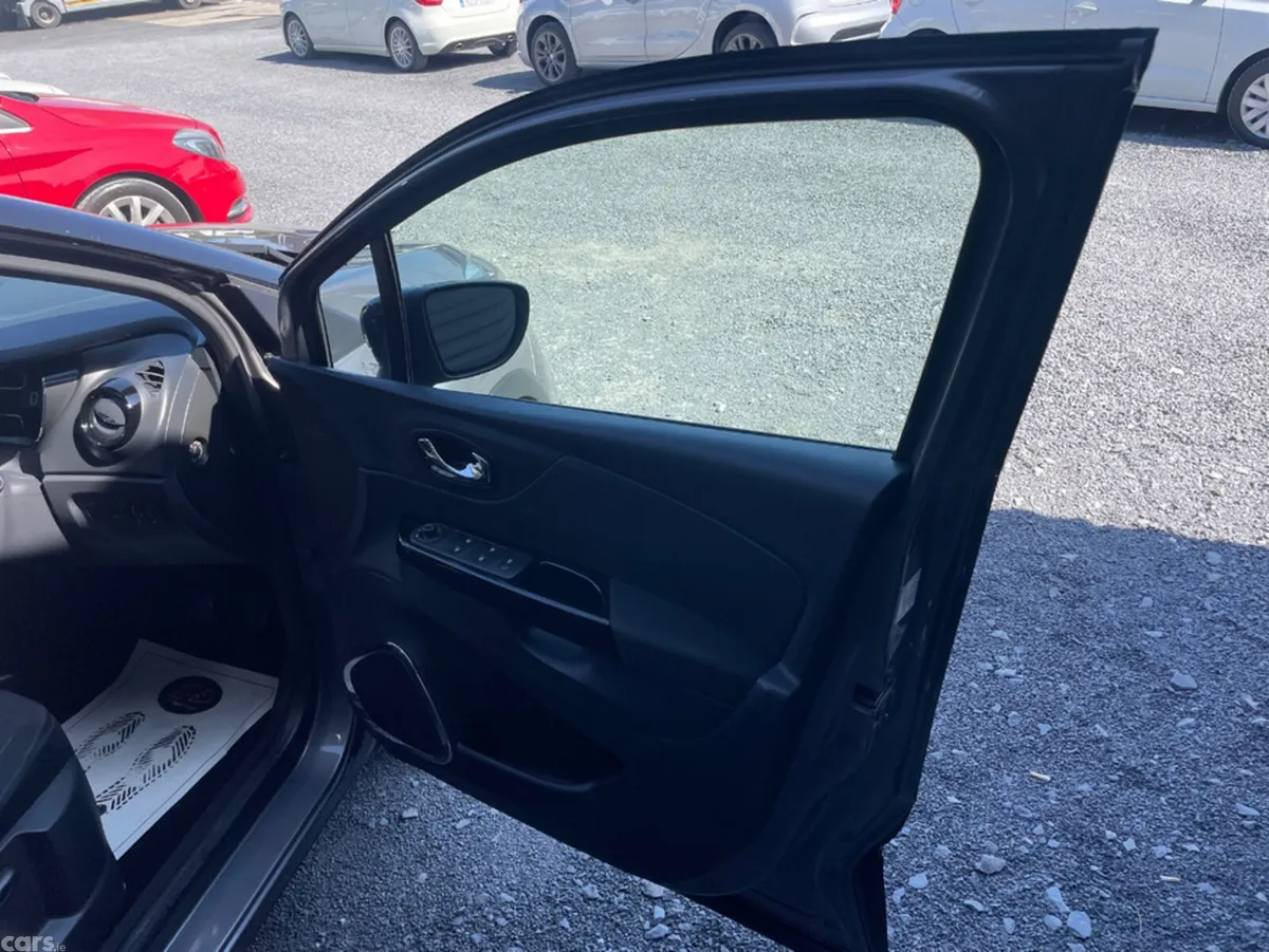 Renault Captur Hatchback, Diesel, 2016, Grey