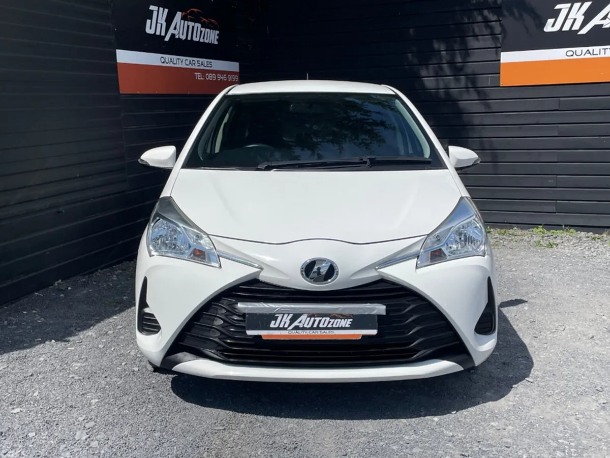 Toyota Yaris Hatchback, Petrol, 2018, White