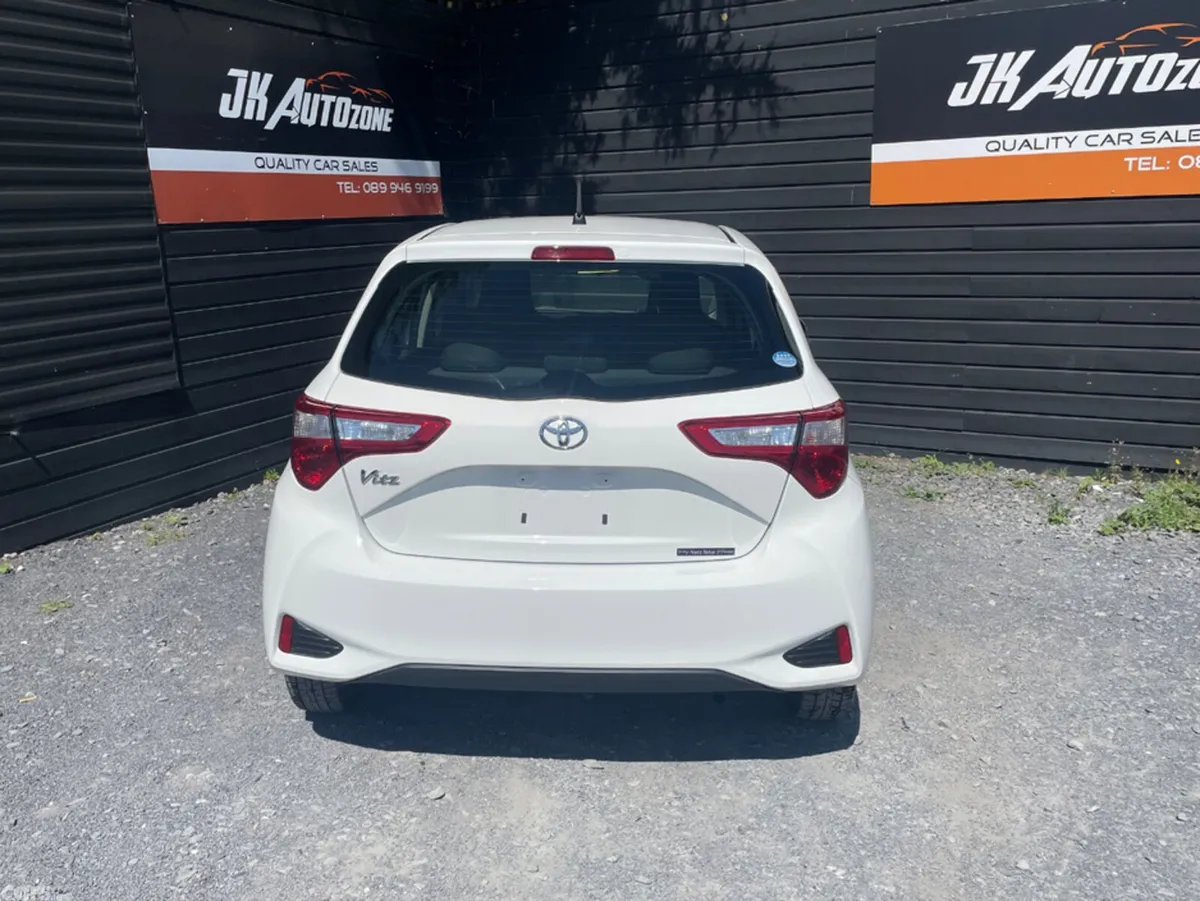 Toyota Yaris Hatchback, Petrol, 2018, White