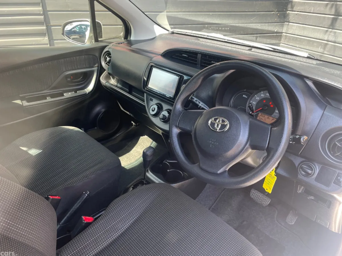 Toyota Yaris Hatchback, Petrol, 2018, White