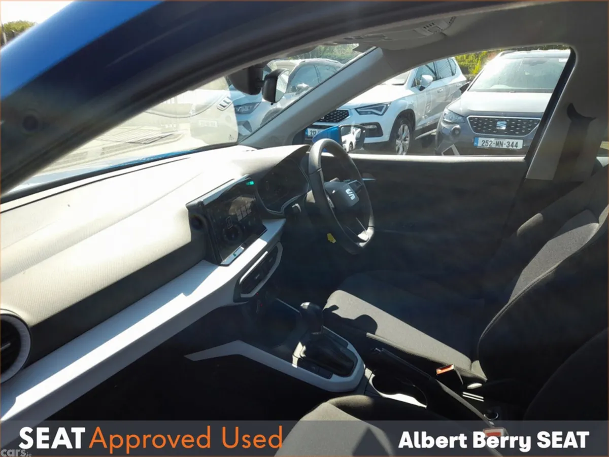 SEAT Arona Hatchback, Petrol, 2025, Blue