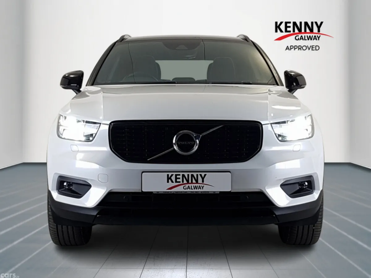Volvo XC40 Estate, Petrol Plug-in Hybrid, 2021, White