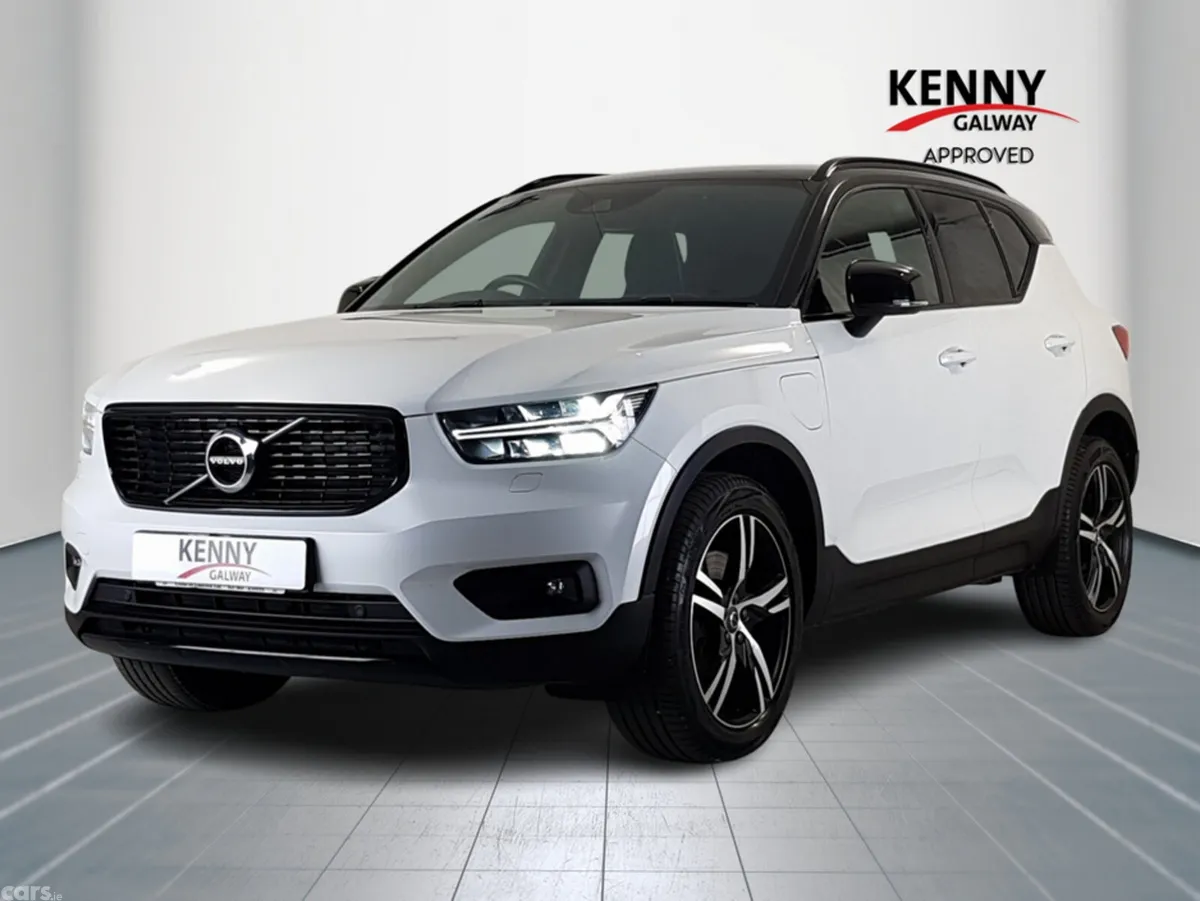 Volvo XC40 Estate, Petrol Plug-in Hybrid, 2021, White