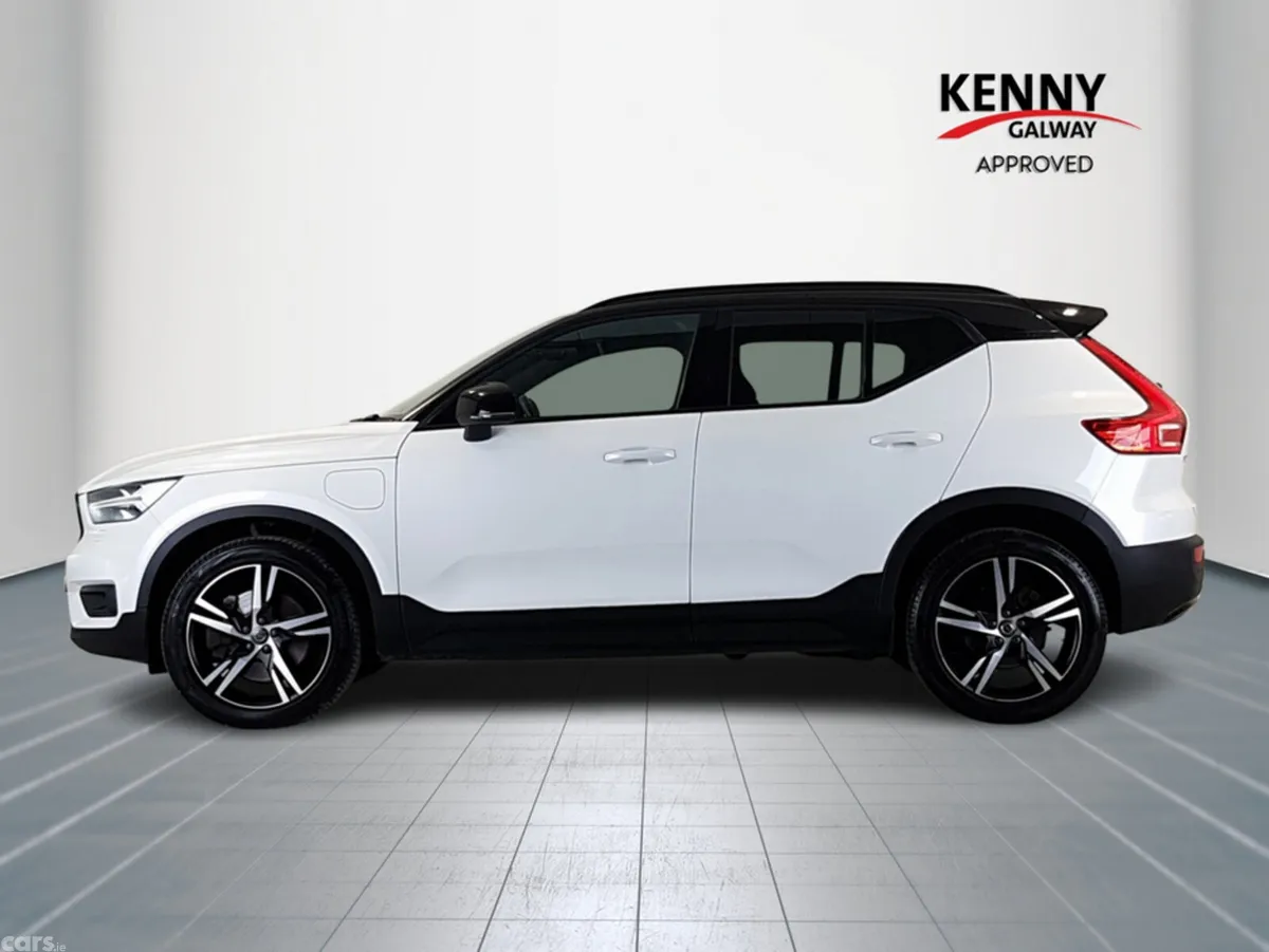 Volvo XC40 Estate, Petrol Plug-in Hybrid, 2021, White