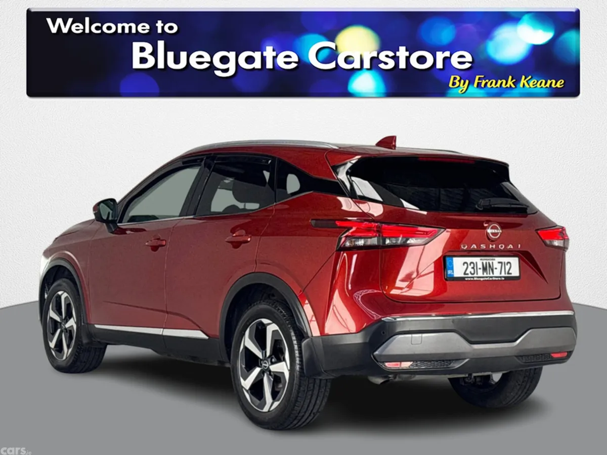 Nissan Qashqai MPV, Petrol, 2023, Red