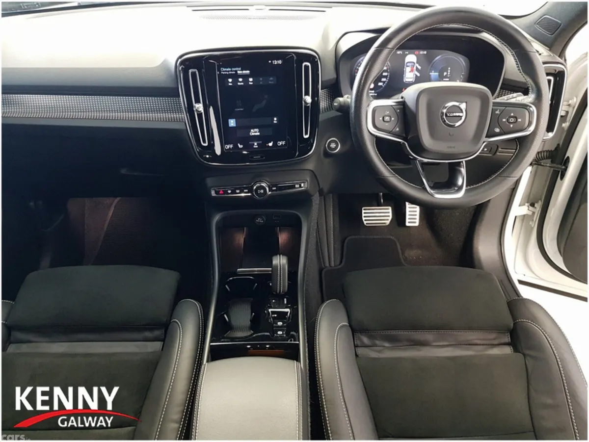 Volvo XC40 Estate, Petrol Plug-in Hybrid, 2021, White