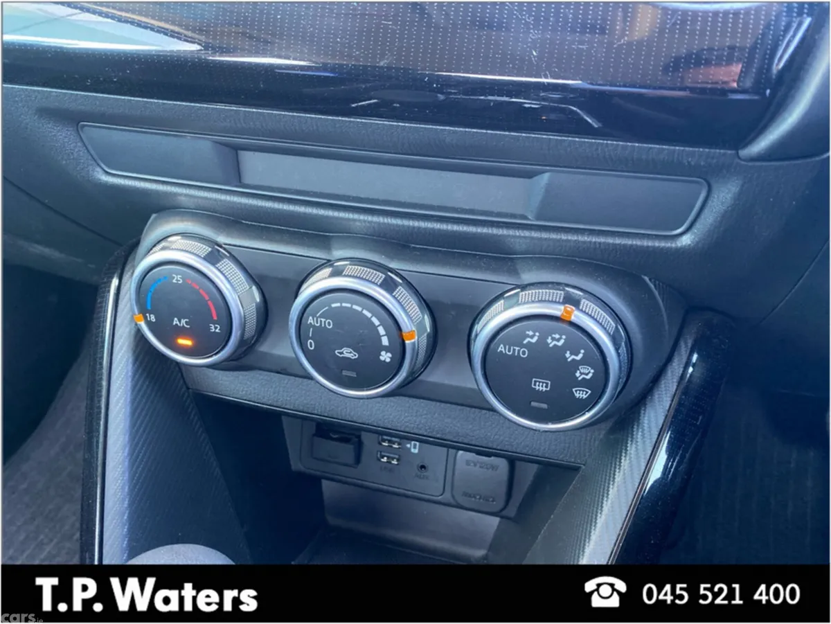 Mazda Mazda2 Hatchback, Petrol, 2023, Silver