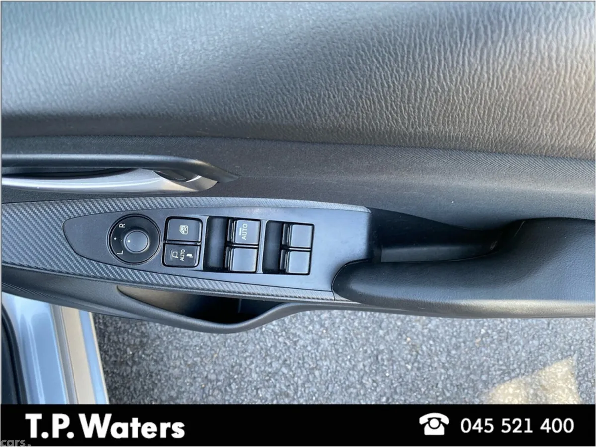 Mazda Mazda2 Hatchback, Petrol, 2023, Silver