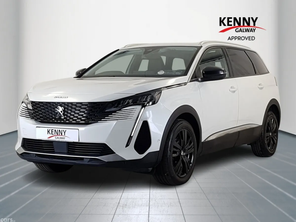 Peugeot 5008 MPV, Diesel, 2022, White