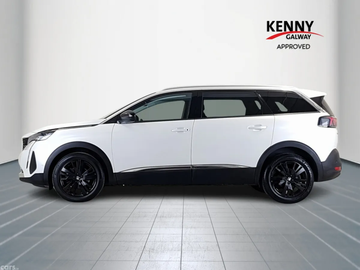 Peugeot 5008 MPV, Diesel, 2022, White