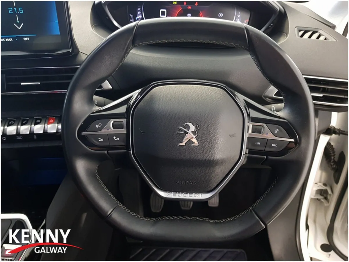 Peugeot 5008 MPV, Diesel, 2022, White