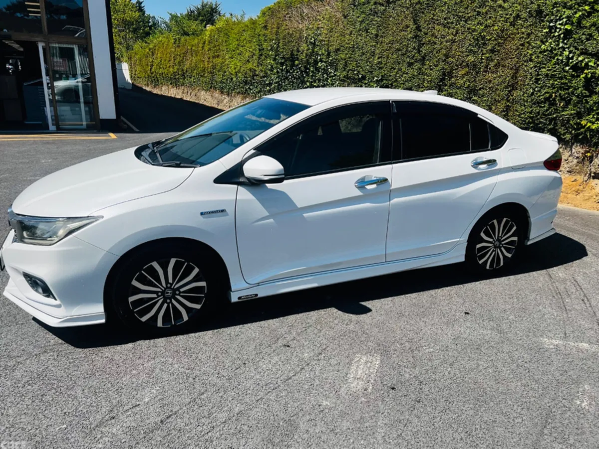 Honda Grace Other, Petrol Hybrid, 2018, White