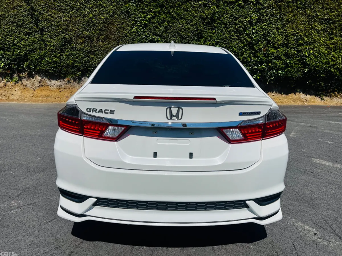Honda Grace Other, Petrol Hybrid, 2018, White