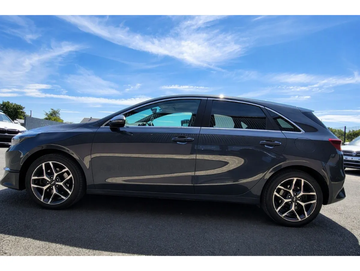 Kia Ceed Hatchback, Petrol, 2023, Grey