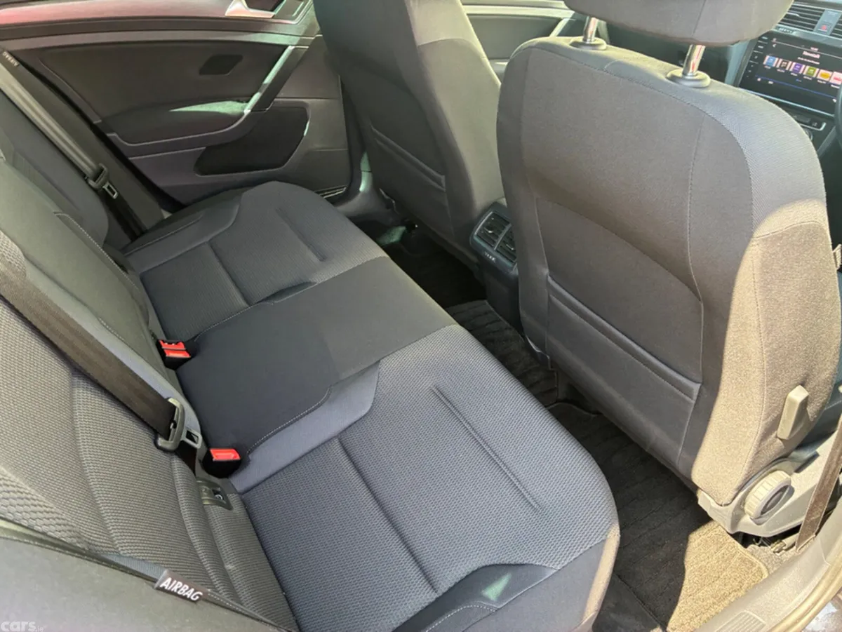 Volkswagen Golf Estate, Petrol, 2018, Black