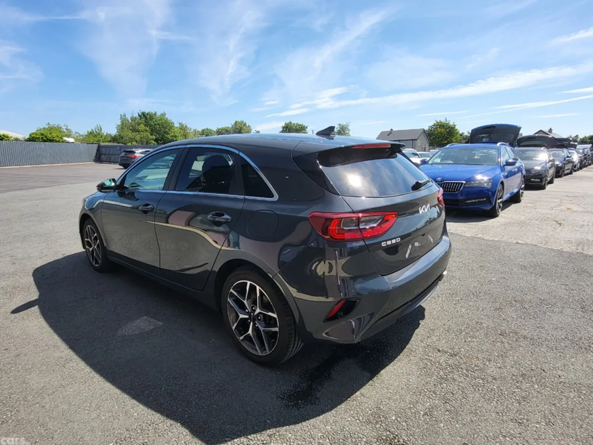 Kia Ceed Hatchback, Petrol, 2023, Grey