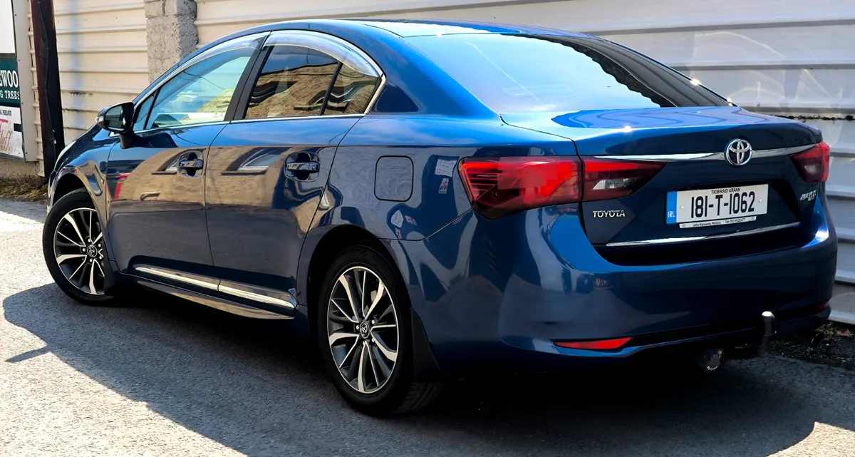 Toyota Avensis Saloon, Diesel, 2018, Blue