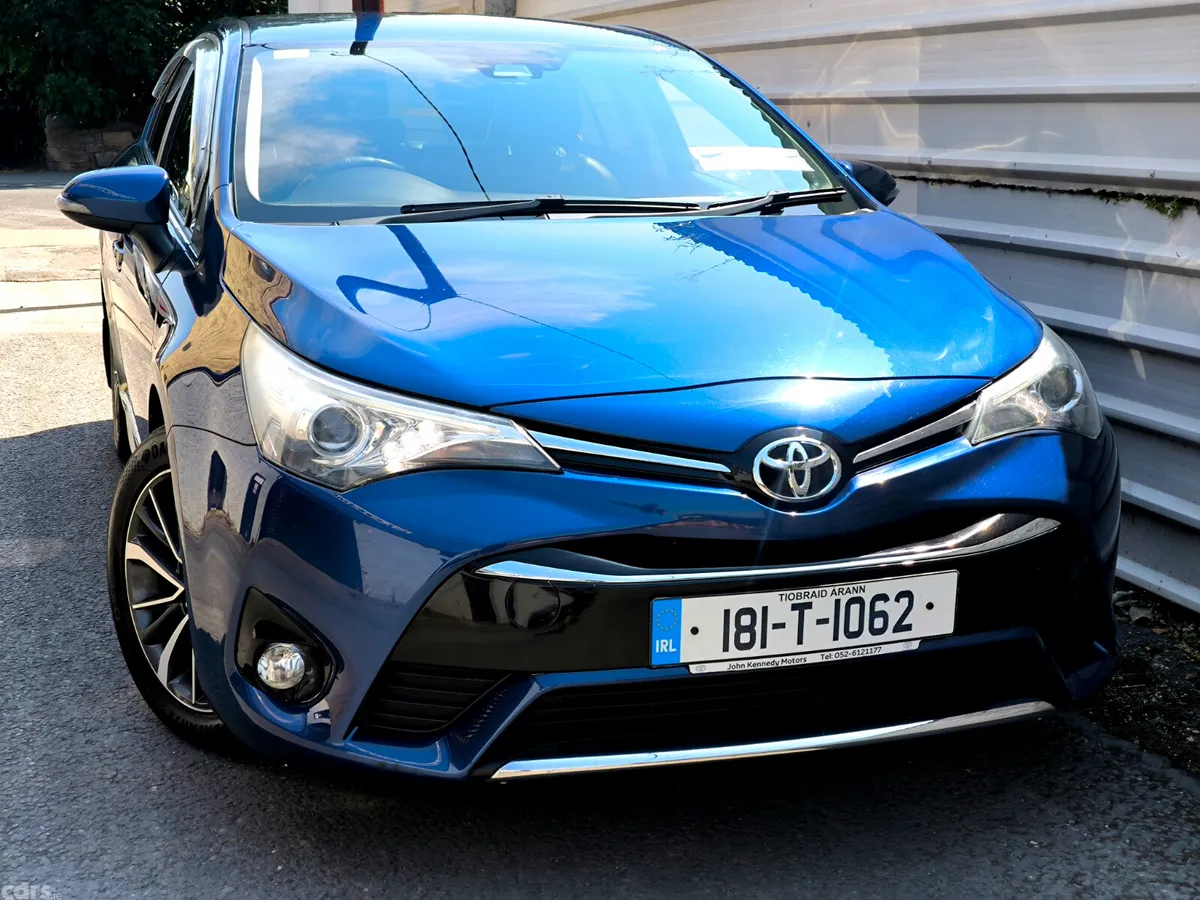 Toyota Avensis Saloon, Diesel, 2018, Blue