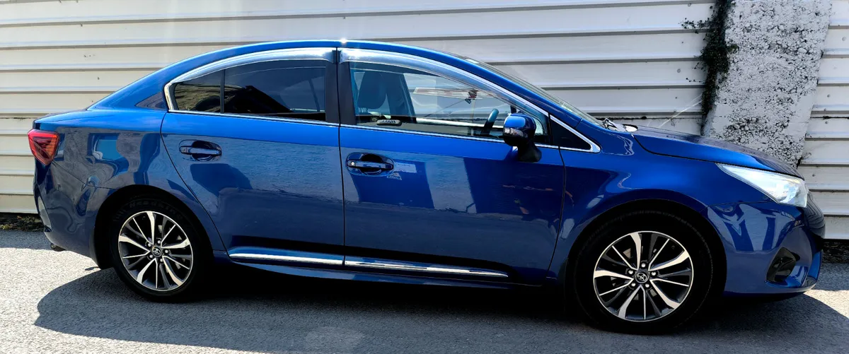 Toyota Avensis Saloon, Diesel, 2018, Blue
