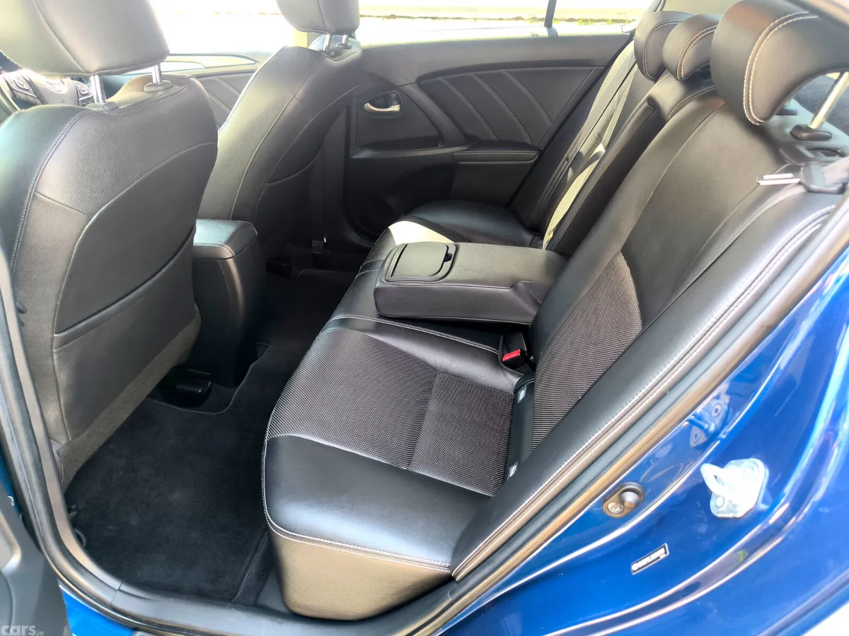 Toyota Avensis Saloon, Diesel, 2018, Blue