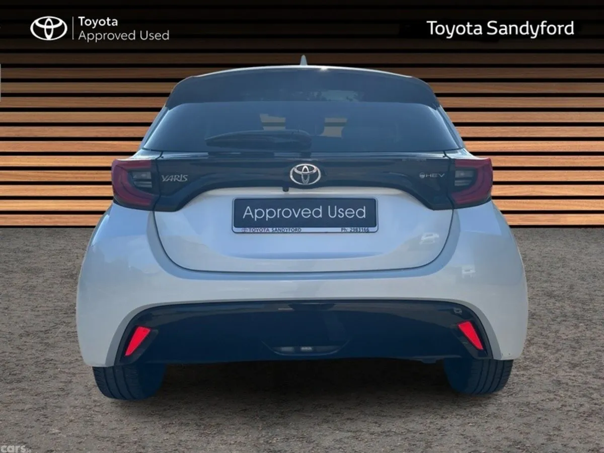 Toyota Yaris Hatchback, Petrol Hybrid, 2024, White