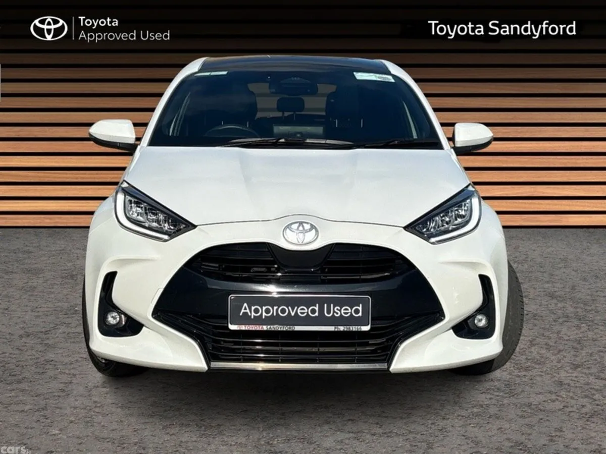 Toyota Yaris Hatchback, Petrol Hybrid, 2024, White
