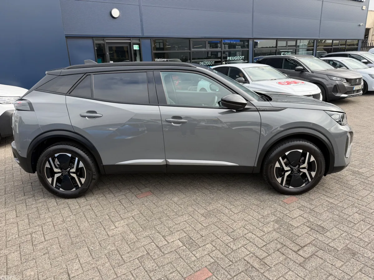 Peugeot 2008 MPV, Petrol, 2024, Grey