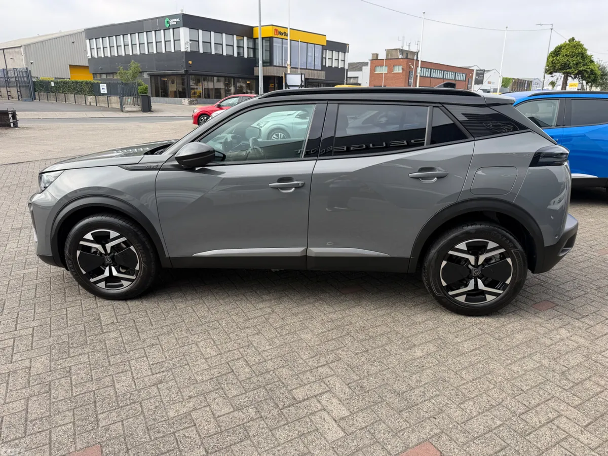 Peugeot 2008 MPV, Petrol, 2024, Grey