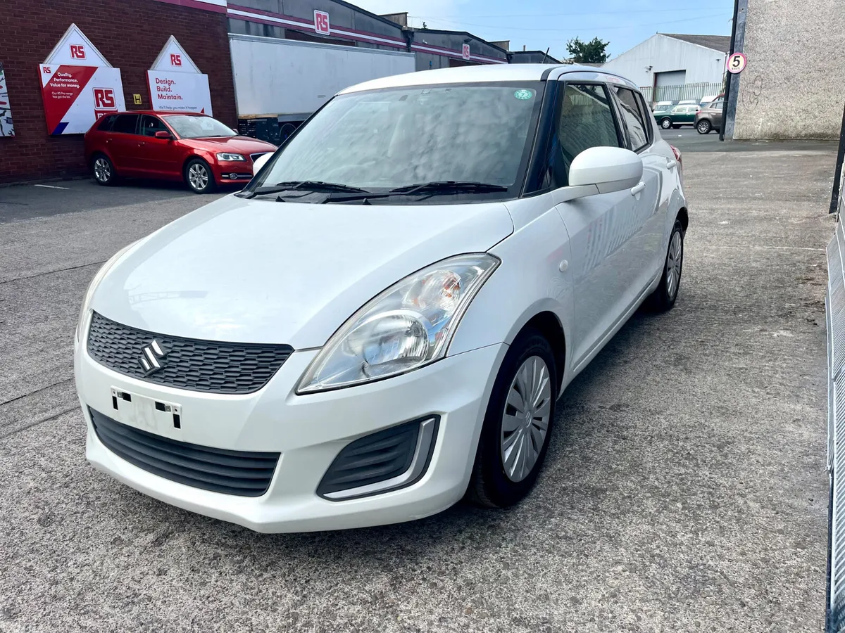 Suzuki Swift Hatchback, Petrol, 2016, White