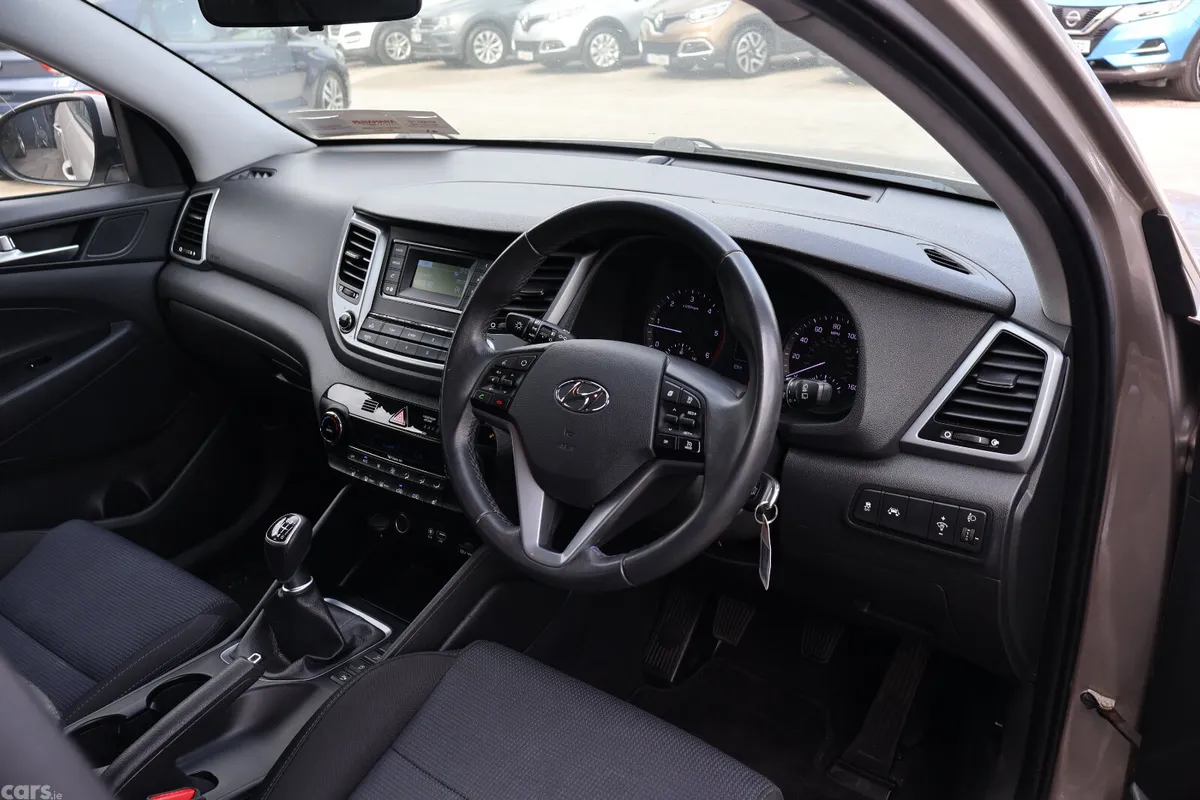 Hyundai Tucson SUV, Diesel, 2016, Beige
