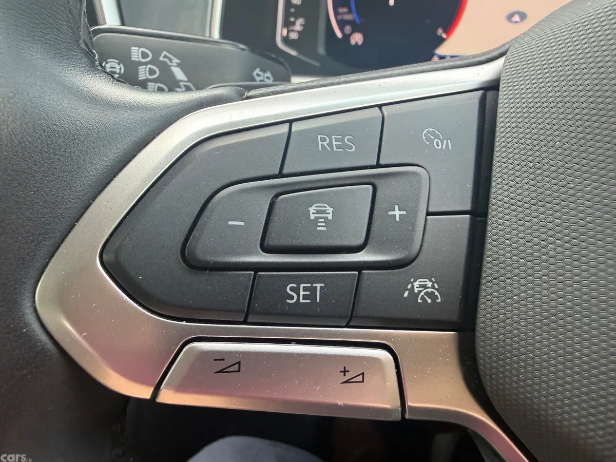 Volkswagen T-Roc SUV, Diesel, 2023, White