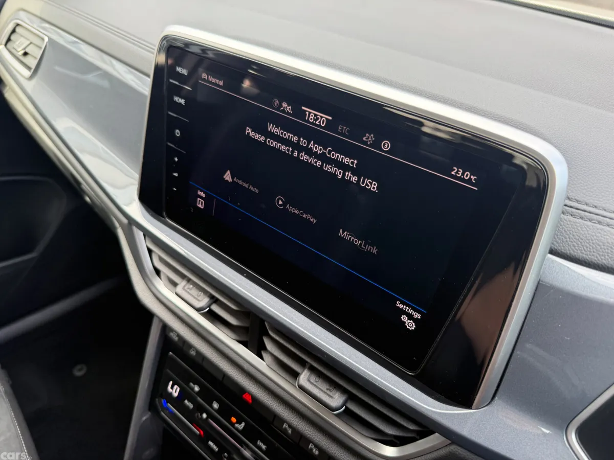 Volkswagen T-Roc SUV, Diesel, 2023, White