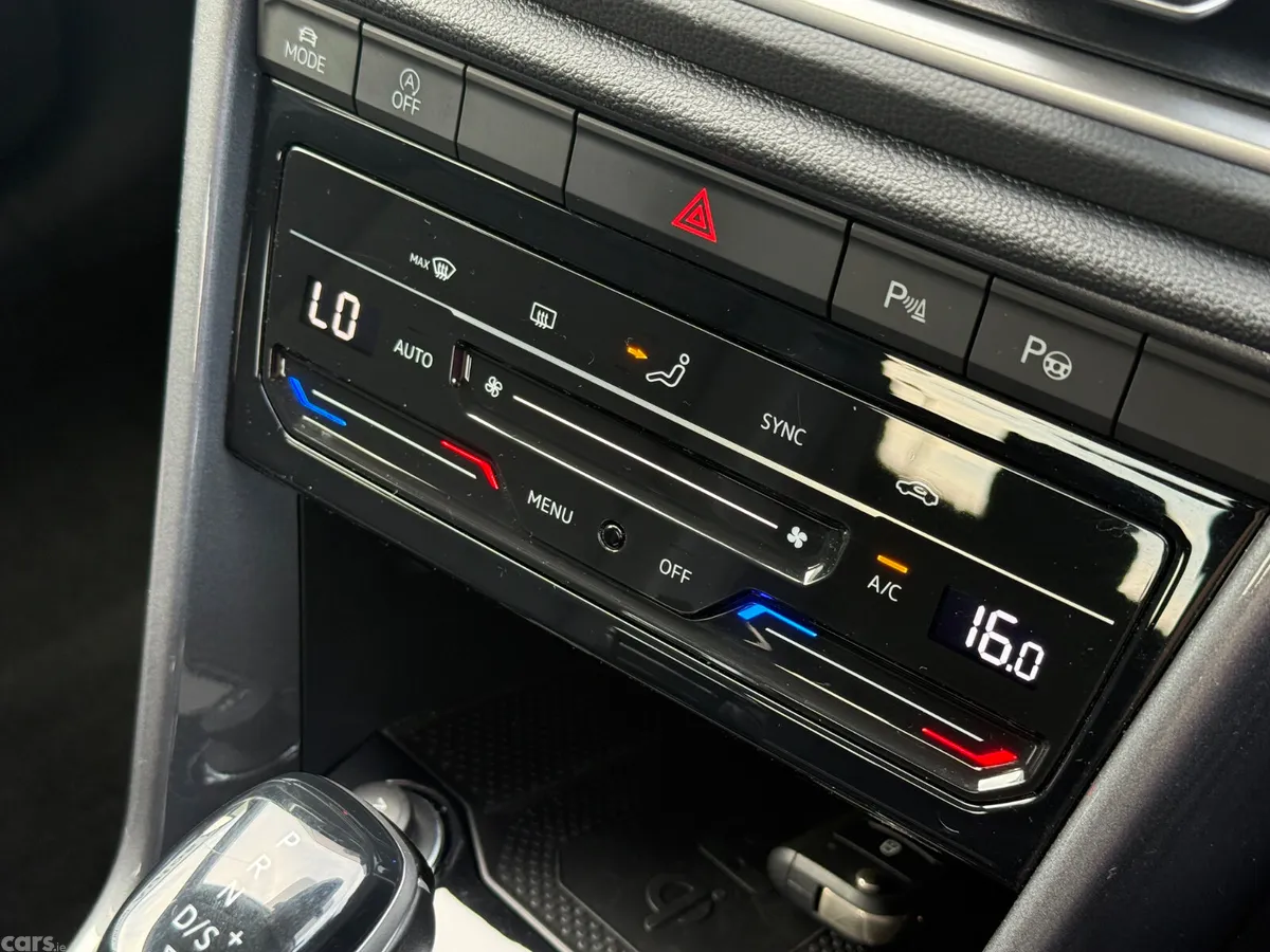 Volkswagen T-Roc SUV, Diesel, 2023, White