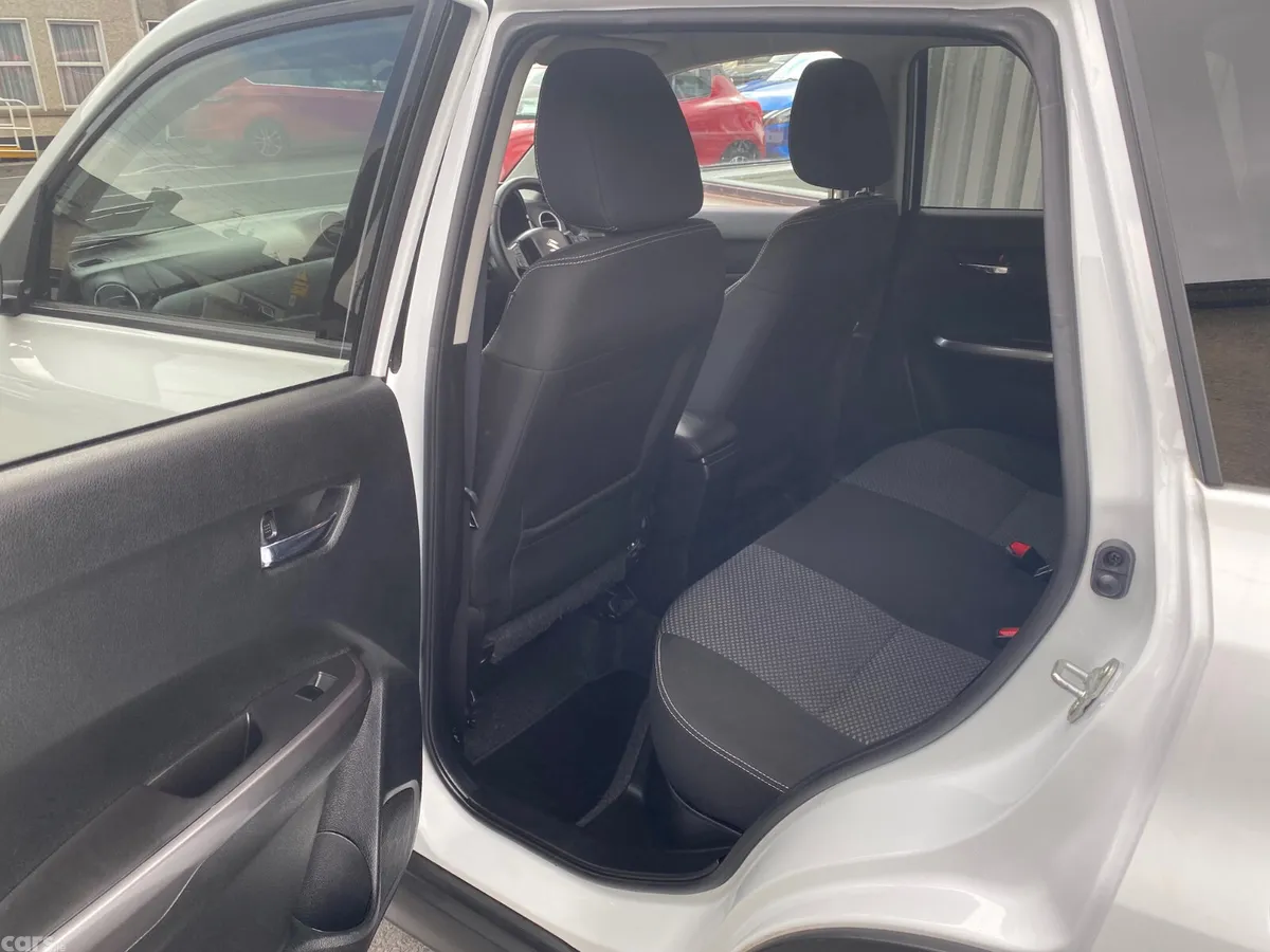 Suzuki Vitara SUV, Petrol, 2019, White