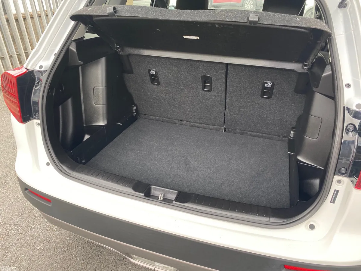 Suzuki Vitara SUV, Petrol, 2019, White