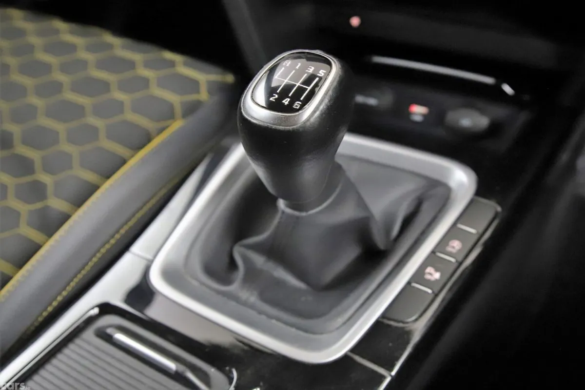 Kia XCeed SUV, Petrol, 2020, Yellow