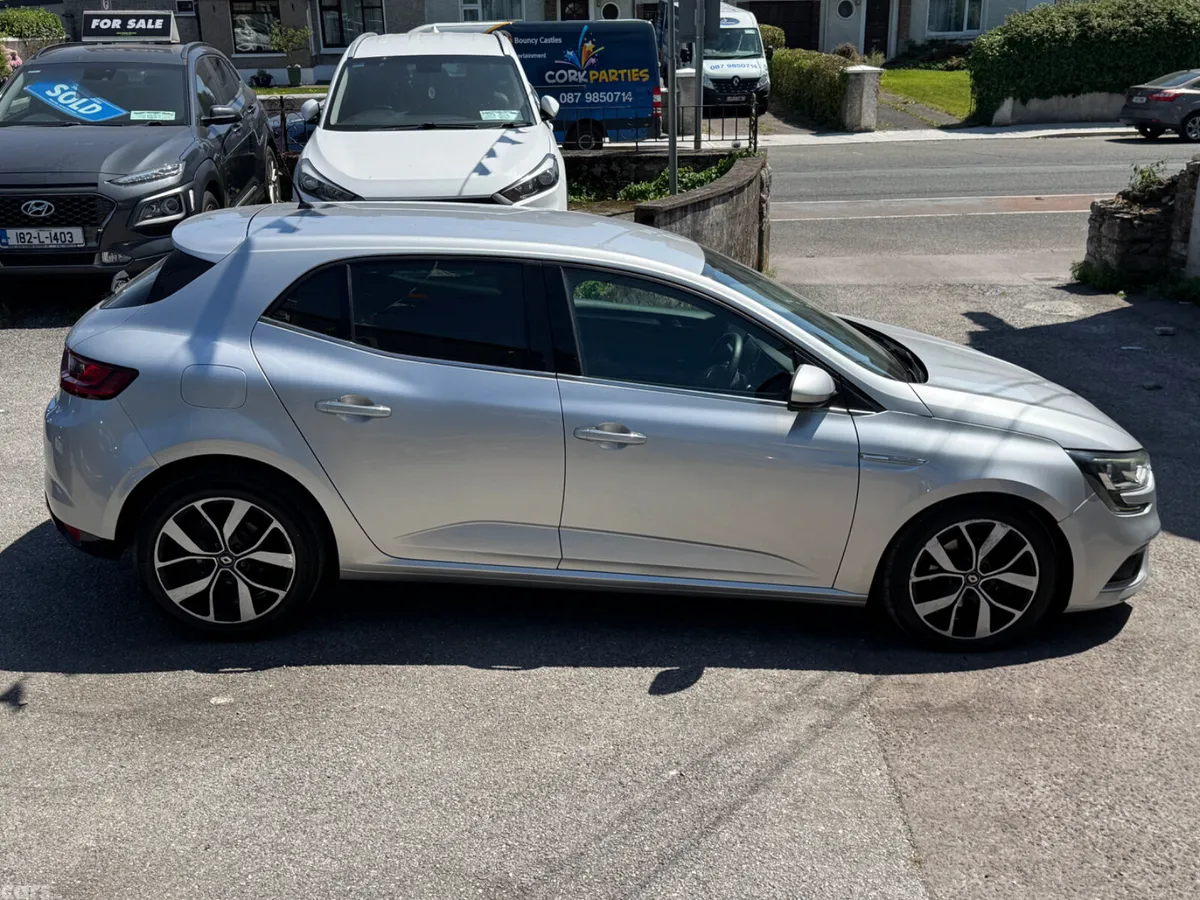 Renault Megane Hatchback, Diesel, 2019, Grey