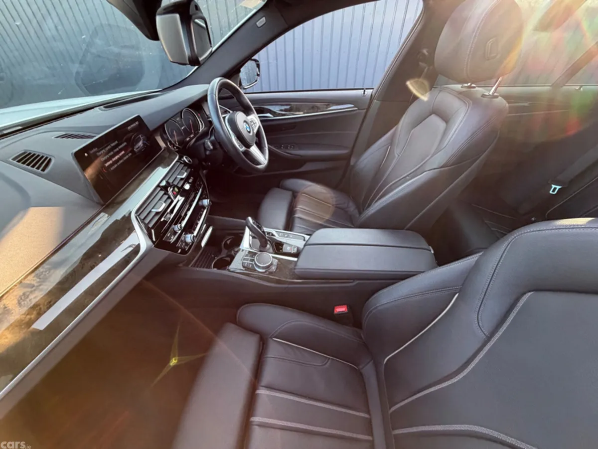 BMW 5-Series Saloon, Petrol Plug-in Hybrid, 2018, White