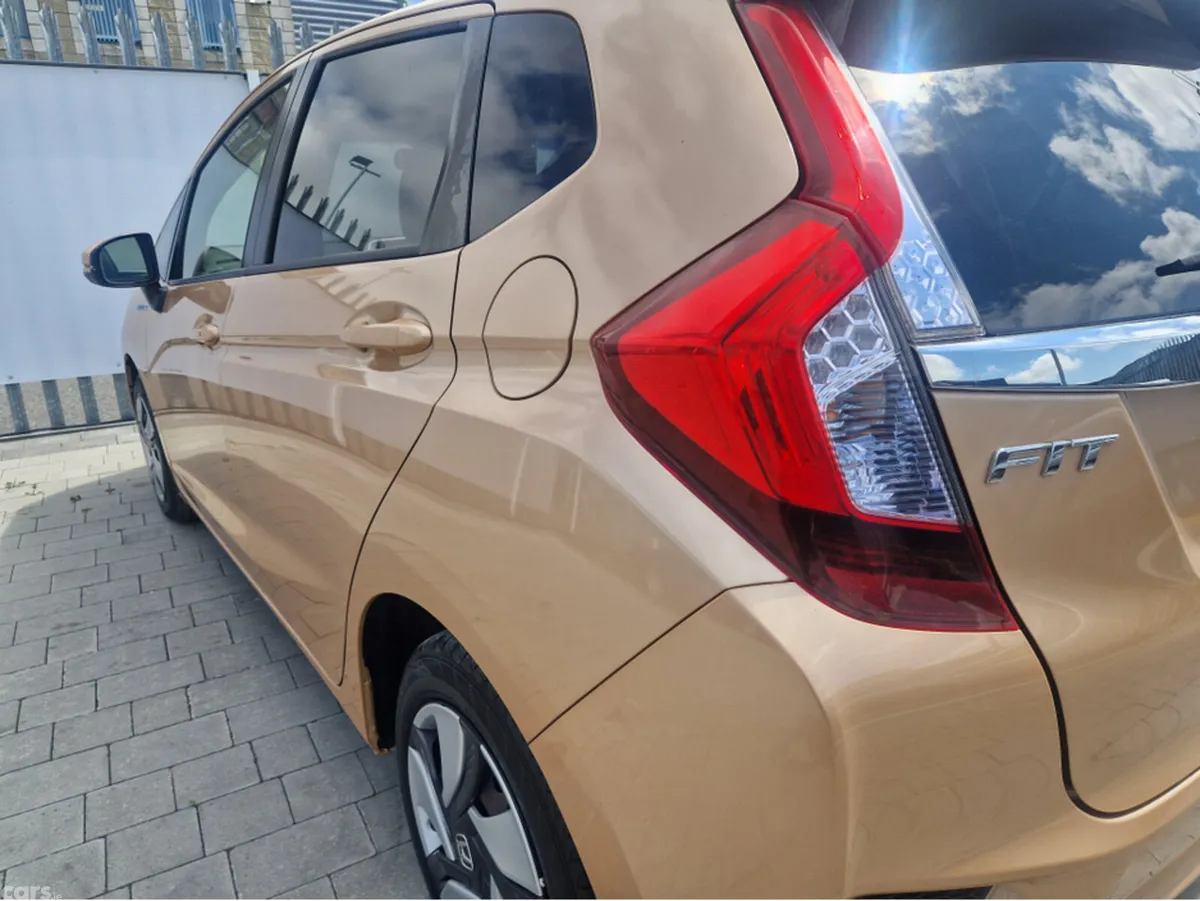 Honda Fit Hatchback, Petrol Hybrid, 2013, Gold
