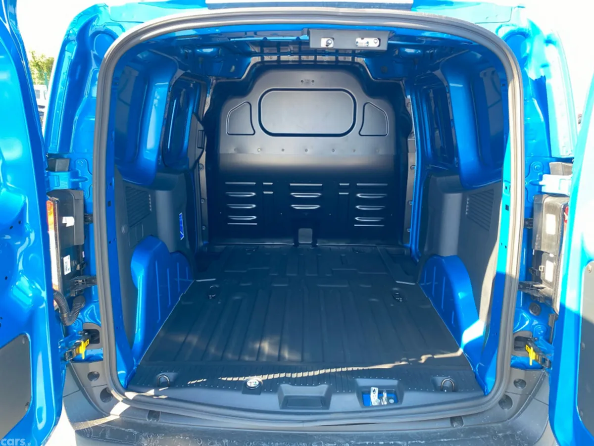 Ford Transit Courier Van, Diesel, 2026, Blue