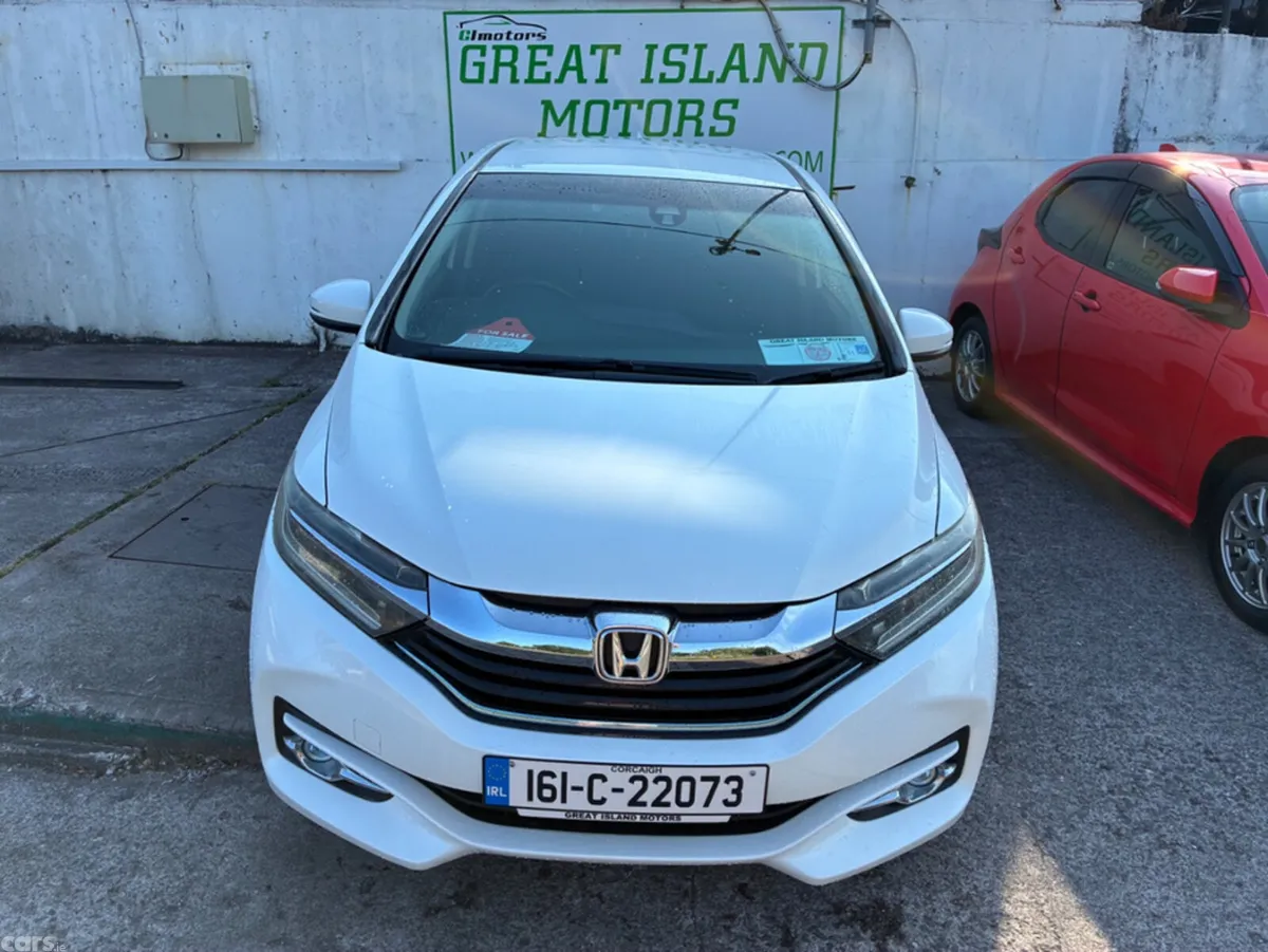 Honda Shuttle MPV, Petrol Hybrid, 2016, White