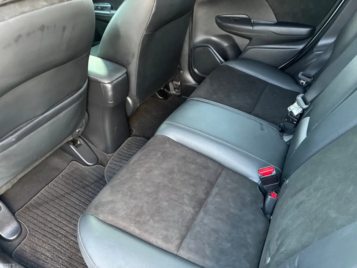 Honda Shuttle MPV, Petrol Hybrid, 2016, White