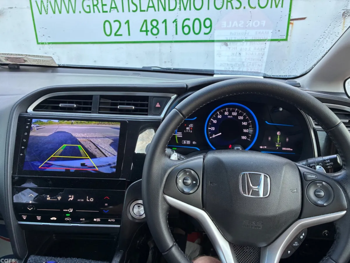Honda Shuttle MPV, Petrol Hybrid, 2016, White