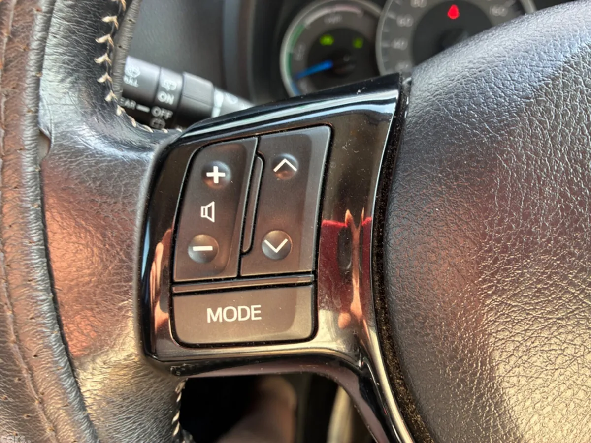 Toyota Vitz Hatchback, Petrol Hybrid, 2017, Blue